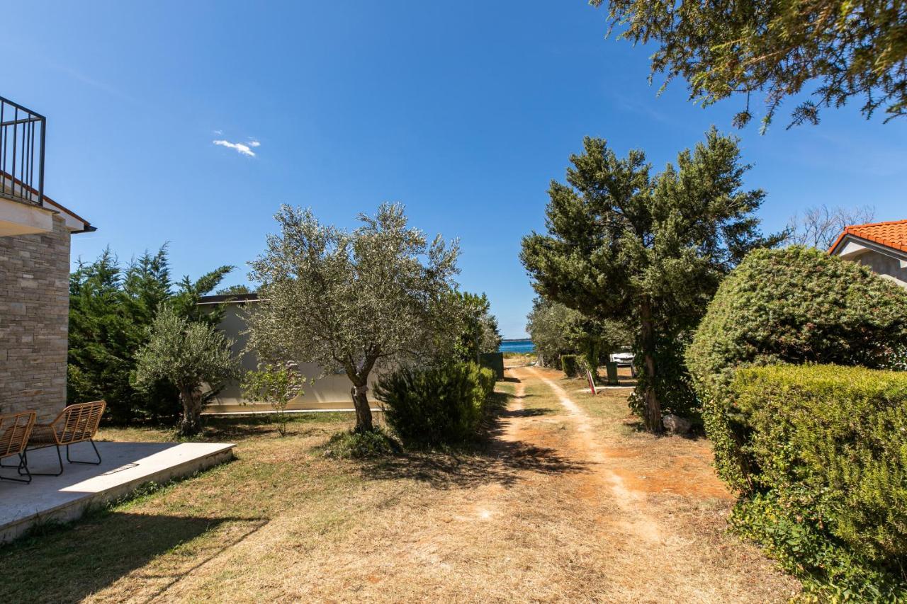 Val Villa Peroj Buitenkant foto